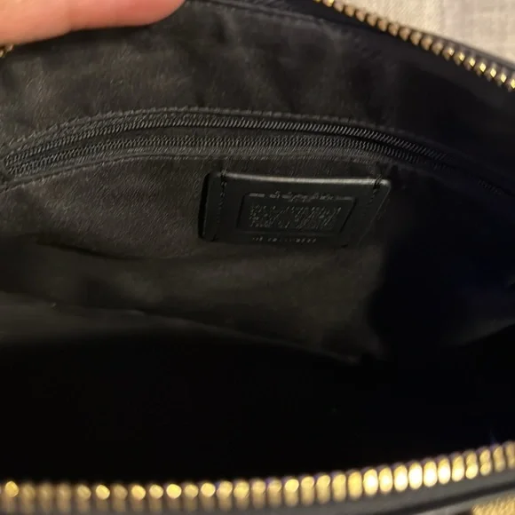 Elegant Black Leather Coach Handbag - Picture 5 of 5